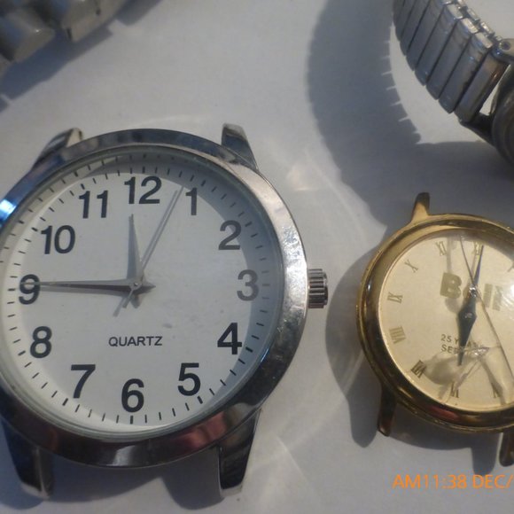 WTC - 7x VINTAGE WATCHES Vintage Watch Water Resistant Watch Carriage Bell Q & Q - Picture 4 of 15
